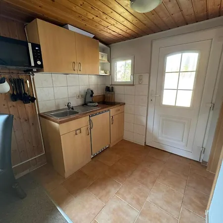 Huhnhaus – Rustikales Blockbohlenhaus Ferienhaus Zinnowitz