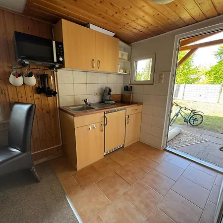 Huhnhaus – Rustikales Blockbohlenhaus Ferienhaus *