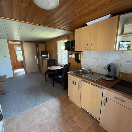 Nyaraló Huhnhaus - Rustikales Blockbohlenhaus Zinnowitz